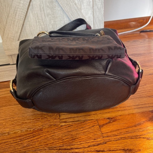 Michael Kors Leather bag and Full Sized Wristlet Bundle - Picture 8 of 8